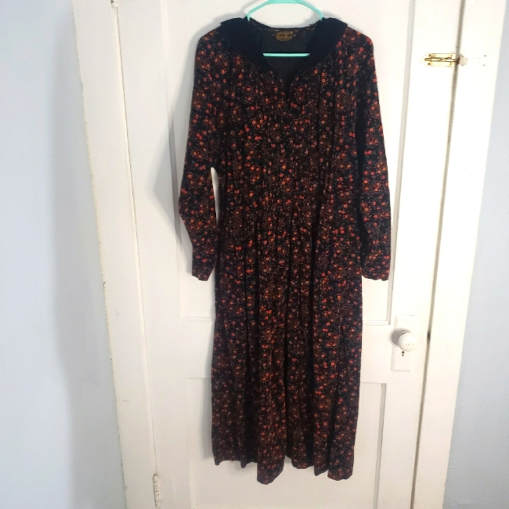 Eddie Bauer Green Long Sleeve Dress Timeless Elegance
